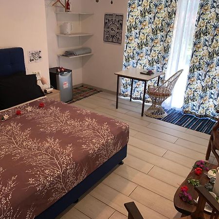 Faaa A Tomo Mai Homestay, Close To Airport, Private Bathroom Free Parking And Wifi With High Connection And Breakfast Optional מראה חיצוני תמונה