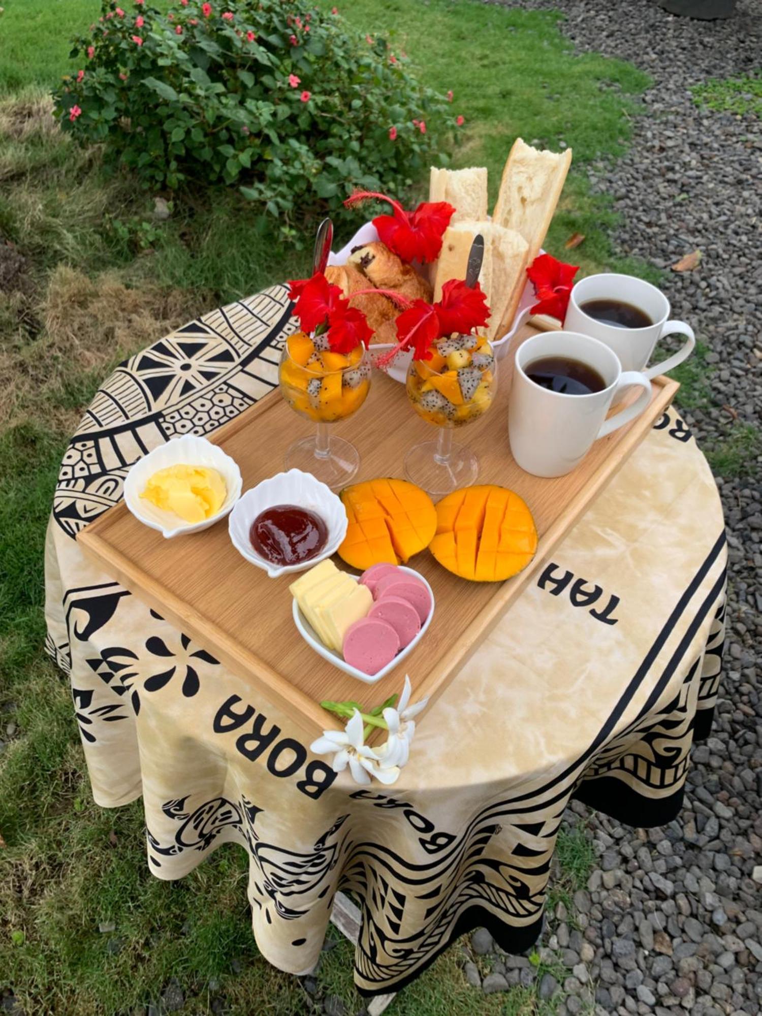Faaa A Tomo Mai Homestay, Close To Airport, Private Bathroom Free Parking And Wifi With High Connection And Breakfast Optional מראה חיצוני תמונה