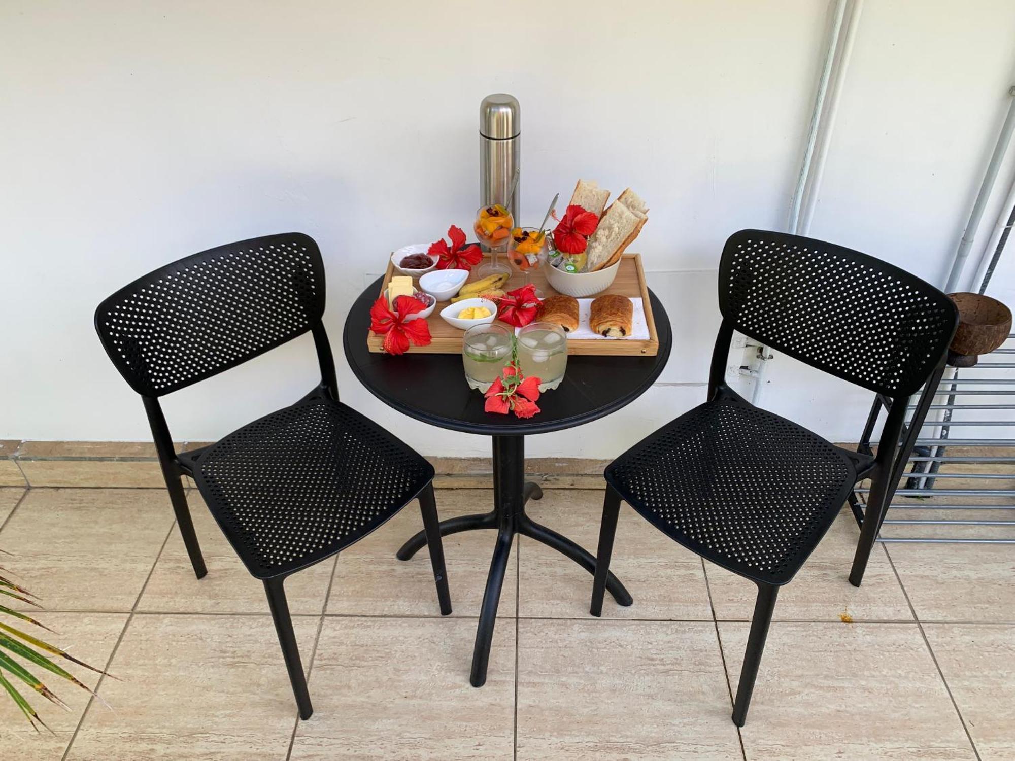 Faaa A Tomo Mai Homestay, Close To Airport, Private Bathroom Free Parking And Wifi With High Connection And Breakfast Optional מראה חיצוני תמונה