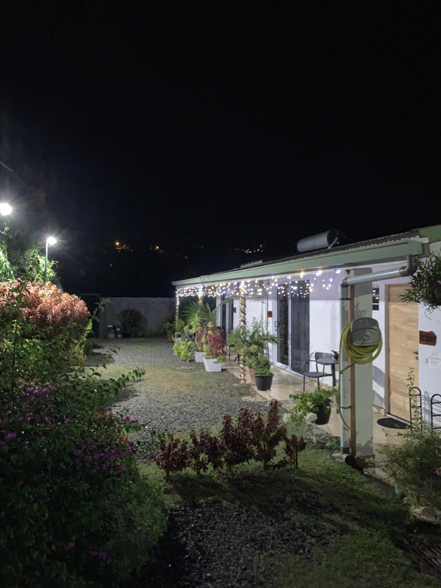 Faaa A Tomo Mai Homestay, Close To Airport, Private Bathroom Free Parking And Wifi With High Connection And Breakfast Optional מראה חיצוני תמונה