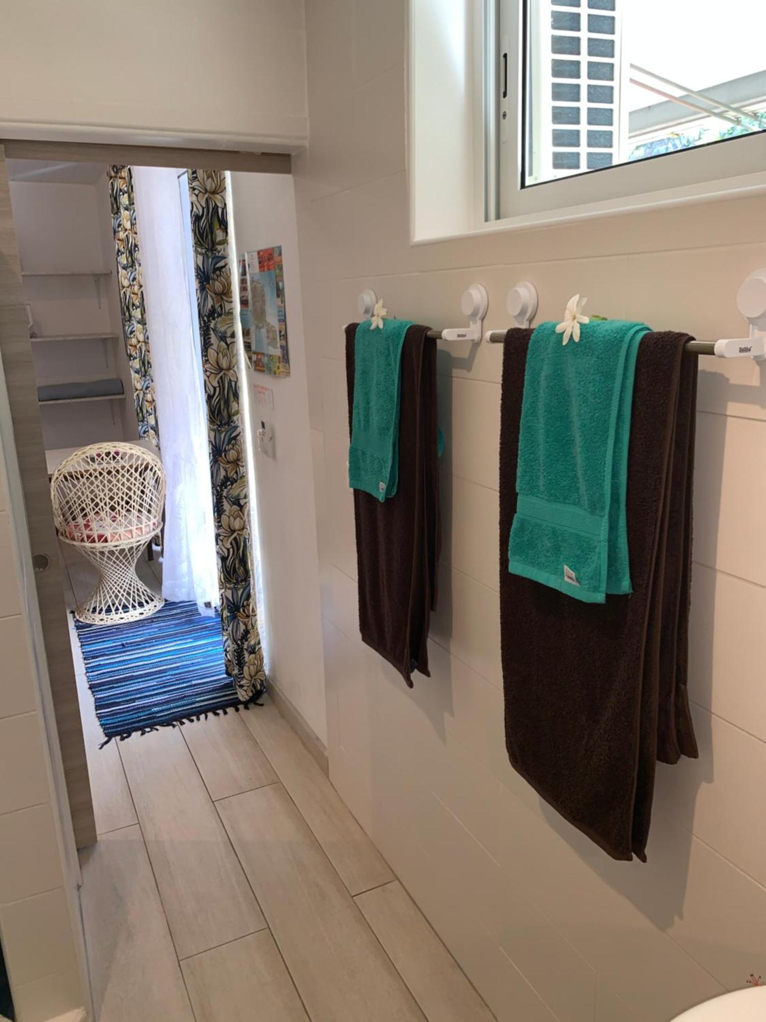 Faaa A Tomo Mai Homestay, Close To Airport, Private Bathroom Free Parking And Wifi With High Connection And Breakfast Optional מראה חיצוני תמונה